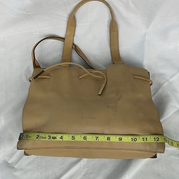 Gucci Balthus Leather Drawstring Tote Shoulder Bag Soft Beige - Picture 10 of 17